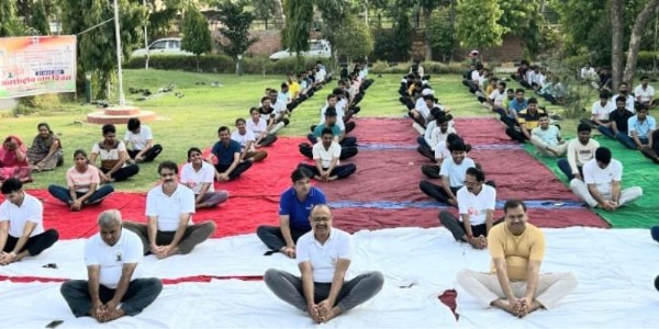 राष्ट्रीय कौशल प्रशिक्षण संस्थान में अंतर्राष्ट्रीय योग दिवस का आयोजन